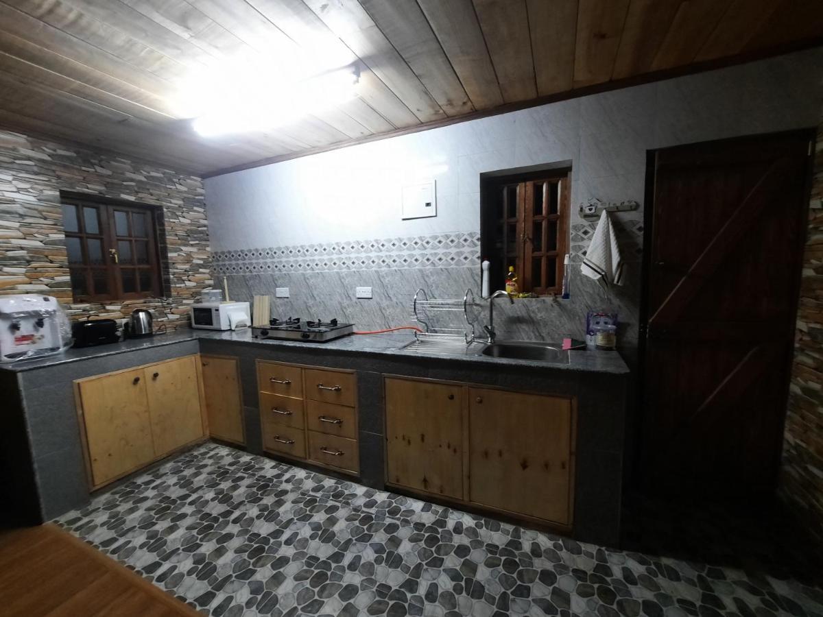 The Wonky House Apartment Timau Exterior photo