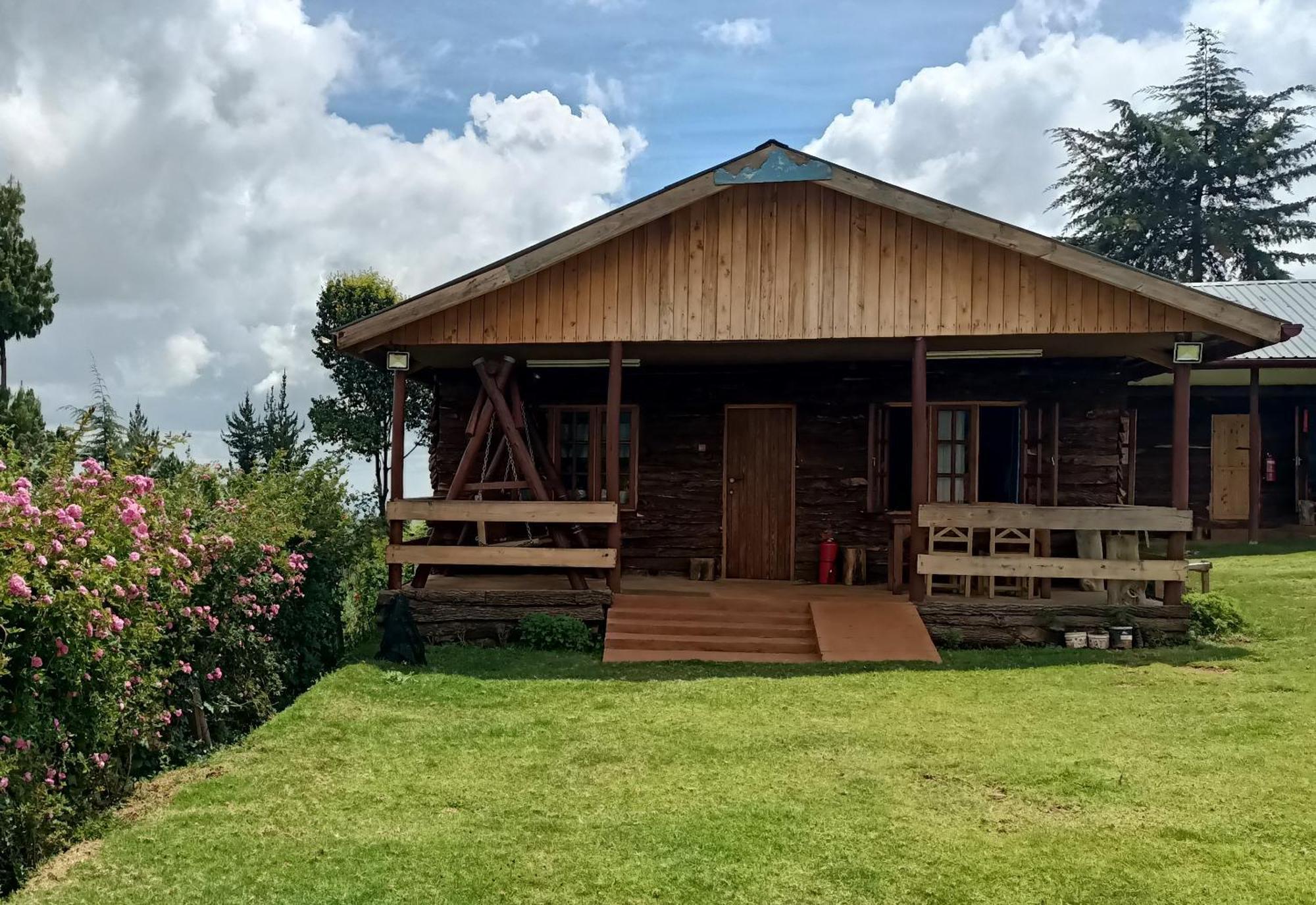 The Wonky House Apartment Timau Exterior photo